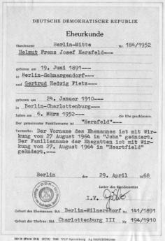 Marriage certificate of John and Gertrud Heartfield, Berlin (East), 1952. Photo: Akademie der Künste, Berlin, JHA 666/4.